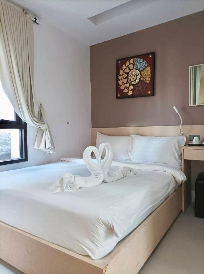 My Hotel Phuket Patong Esterno foto